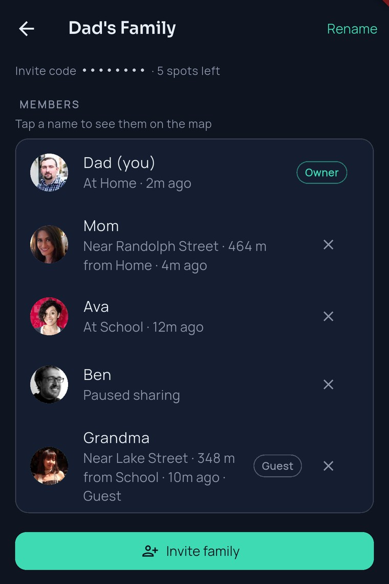 FamilySeen 서클 화면 — 멤버가 있는 아빠네 가족, 가족 초대 버튼, 새 코드 만들기 같은 소유자 전용 기능
